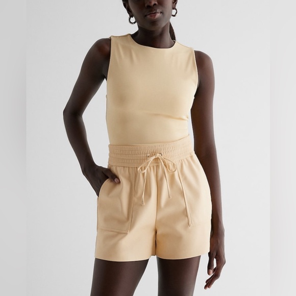 Express Pale Yellow Super High Waisted Faux Leather Pull On Shorts Size L - Picture 1 of 7